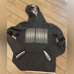Boys Under Armour YXL hoodie